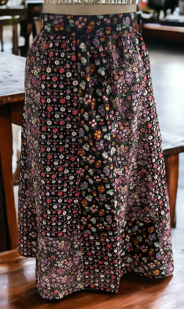 DÁMSKÁ DOBOVÁ SUKNĚ selka, prostá žena > 38