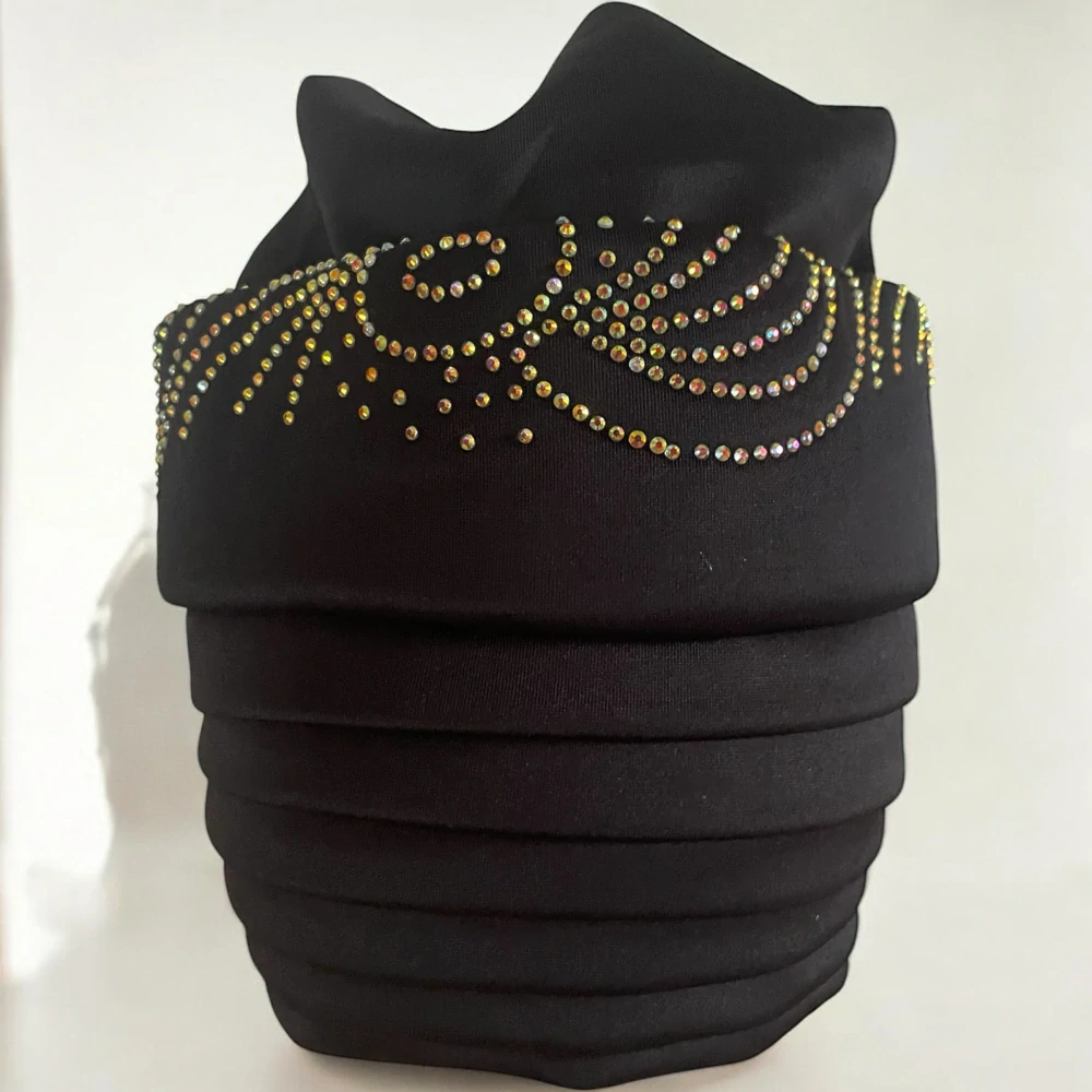 turban v orientálním, africkém stylu