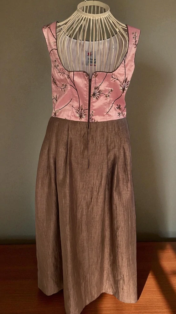 Dámské elegantní dirndl šaty vel.40