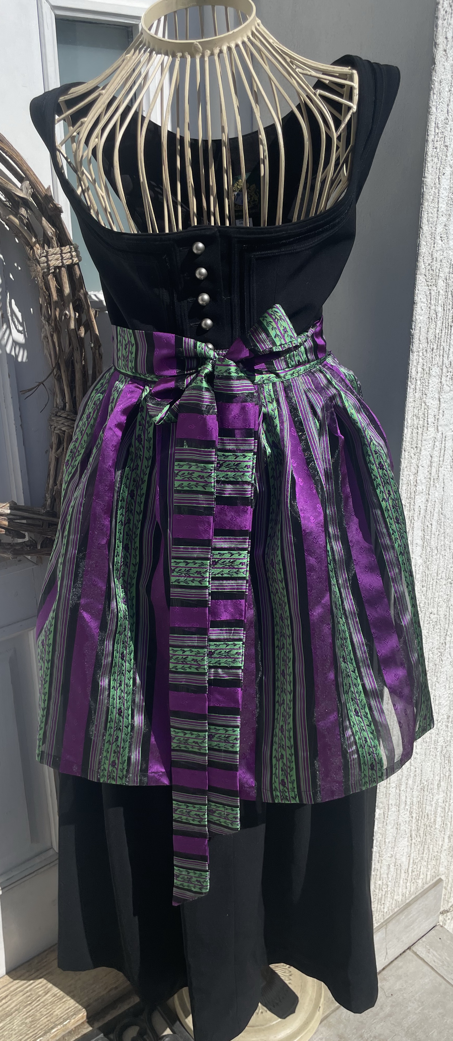 Dámské dirndl šaty selský styl vel. 40