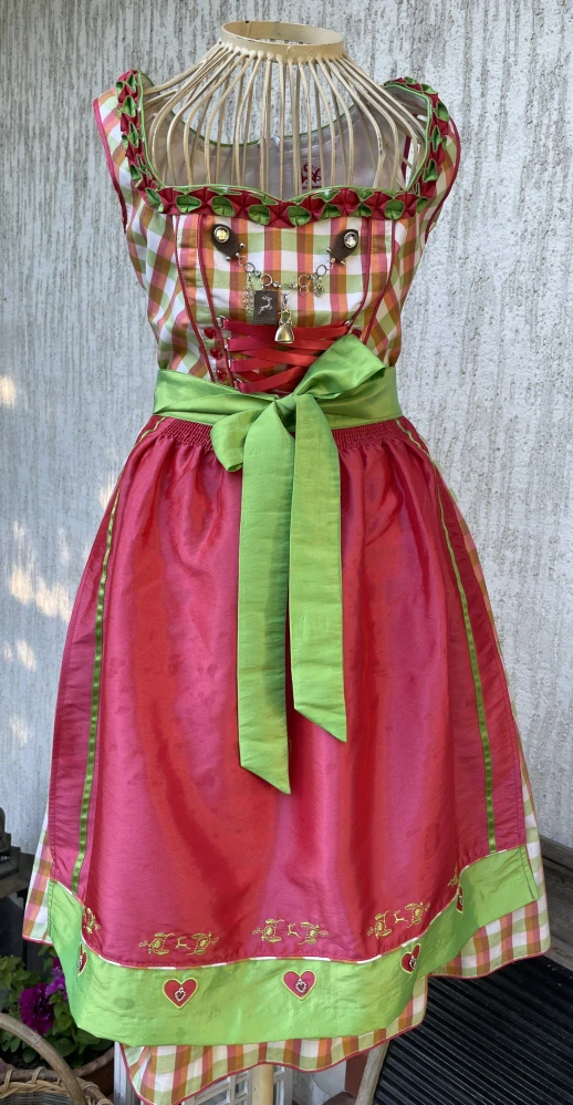 Dámské dirndl šaty, selský styl vel. 36