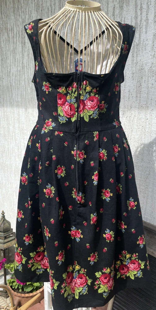 Dámské dirndl selské šaty vel. 38