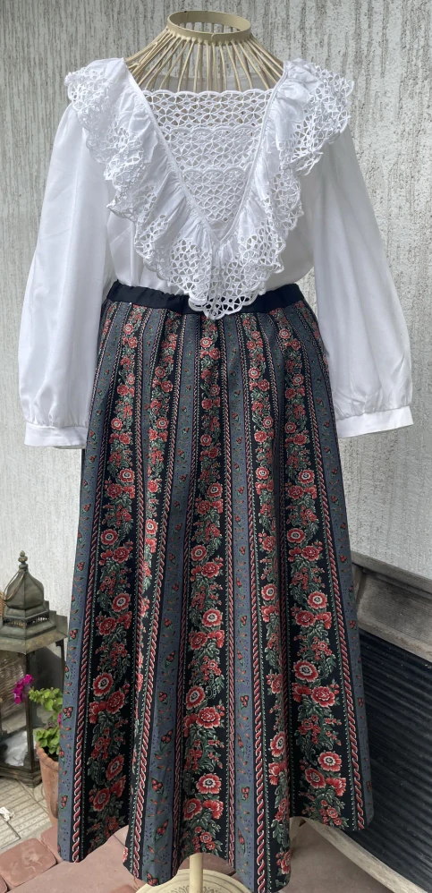 Dámská sukně v selském stylu vel. 36/38