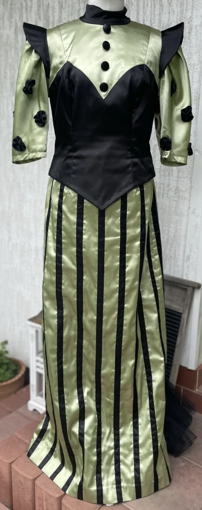 Dámské karnevalkové, histrorizujicí šaty STEAMPUKOVÁ VIKTORIÁNSKÁ GOTIC DÁMA vel. 38/40