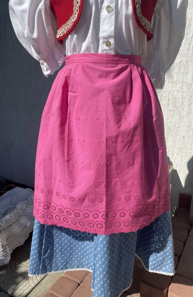 Dámská zástěra v selském dirndl stylu vel. 40