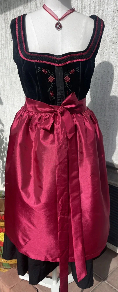 Dámské dirndl šaty selský styl vel. 46/48