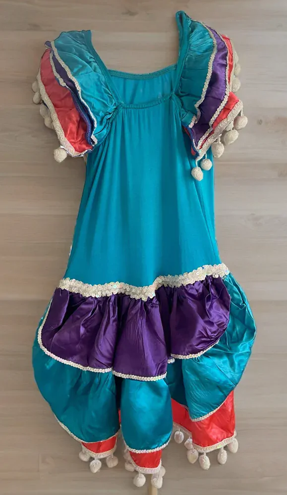 taneční dres se sukní > 36