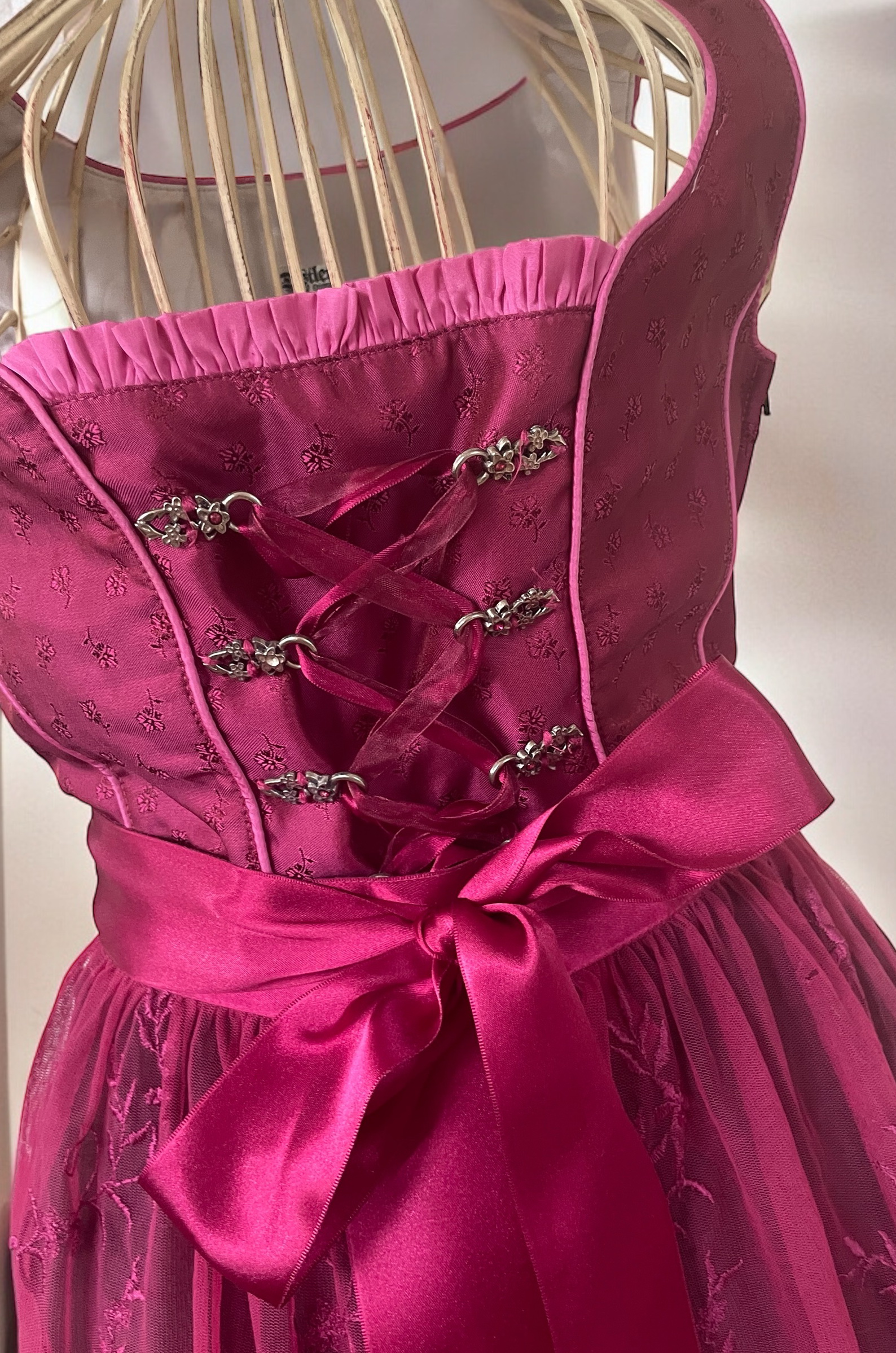 dámské dobové DIRNDL ŠATY se zástěrkou