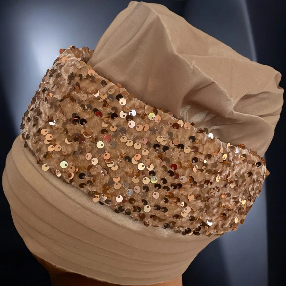 turban v orientálním, africkém stylu