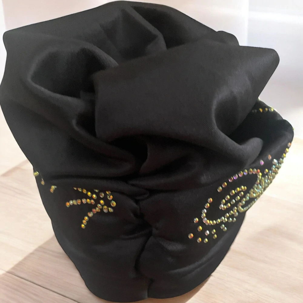 turban v orientálním, africkém stylu