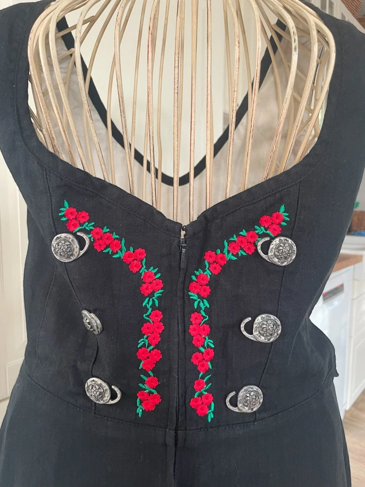 Dámské šaty dirndl, selský styl vel. 40