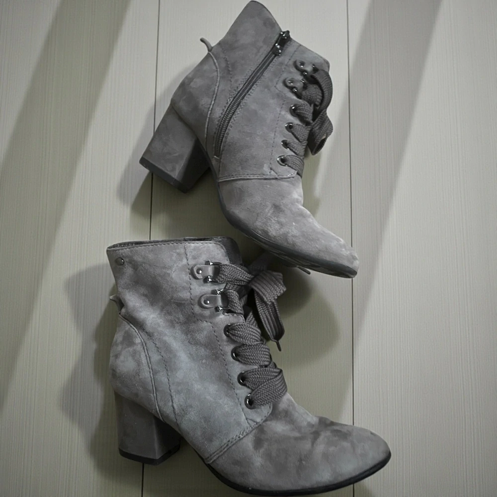 Dámské boty v dobovém stylu vel. 40 G