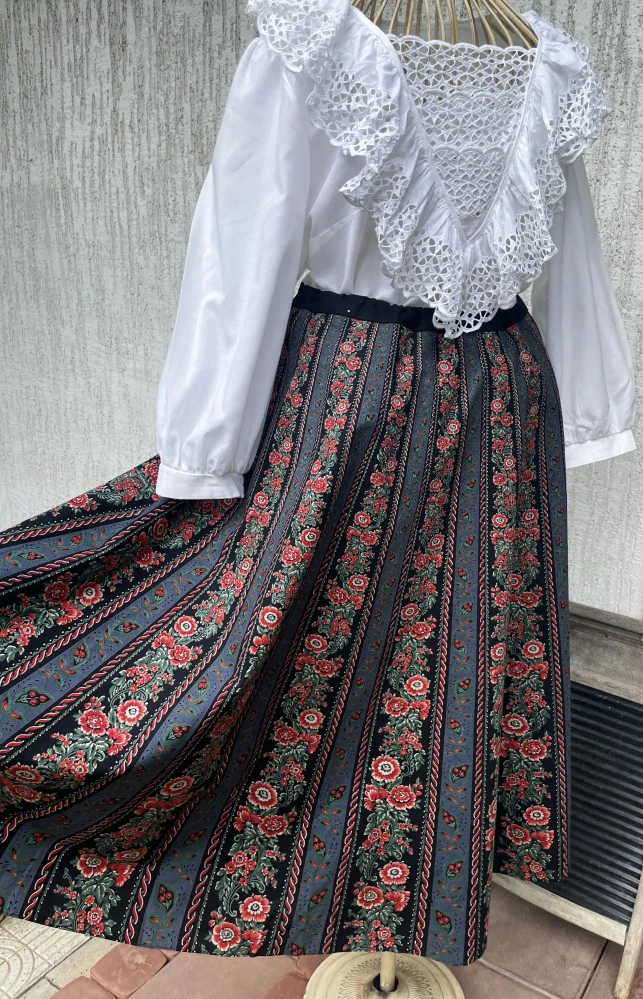 Dámská sukně v selském stylu vel. 36/38