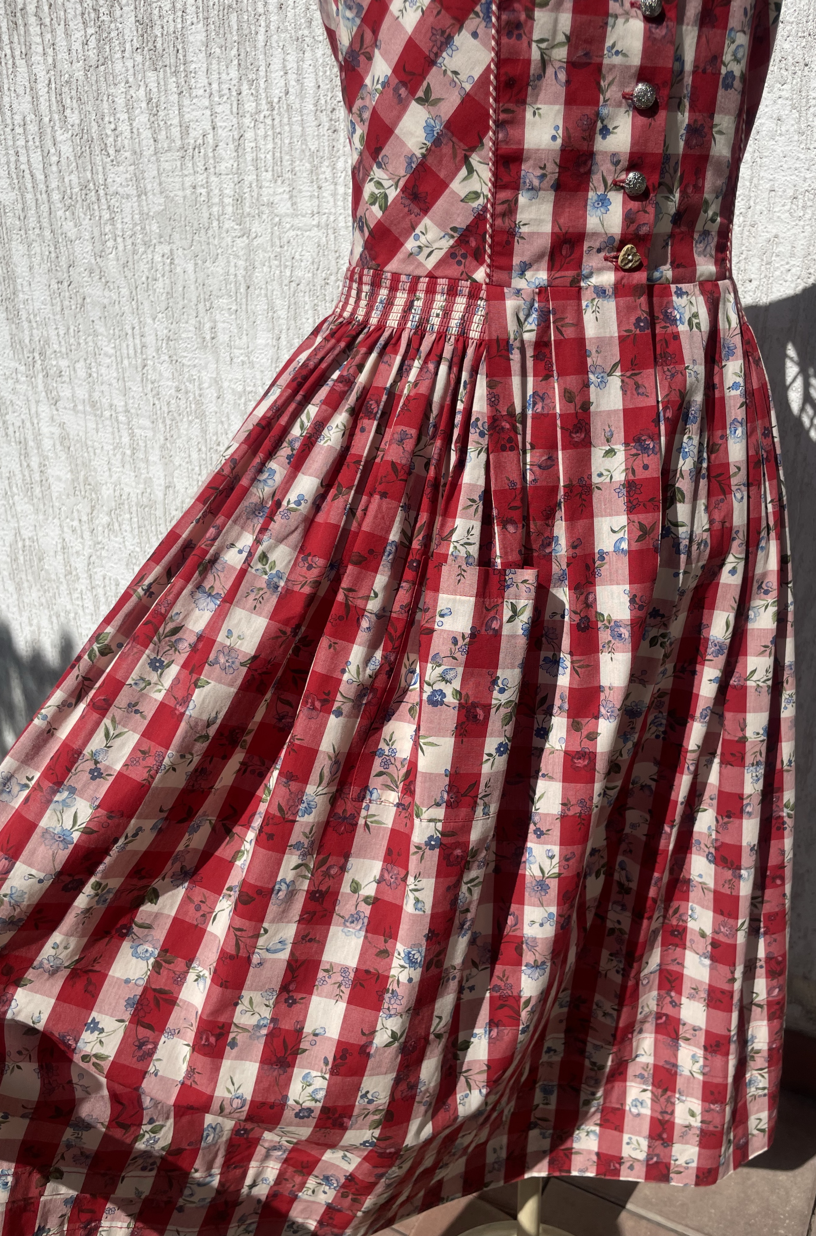 Dívčí / dámské šaty dirndl, dobový, selský styl vel. 164
