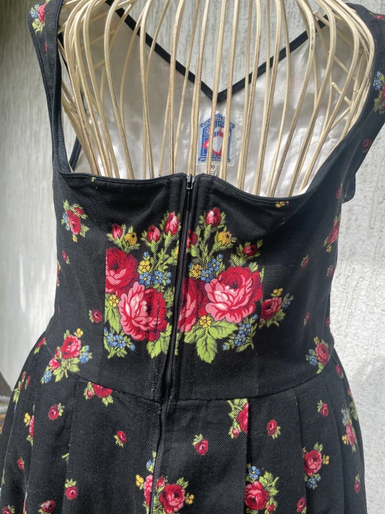 Dámské dirndl selské šaty vel. 38