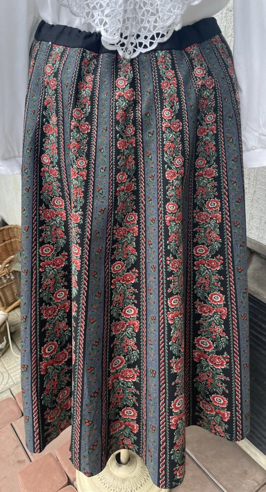 Dámská sukně v selském stylu vel. 36/38
