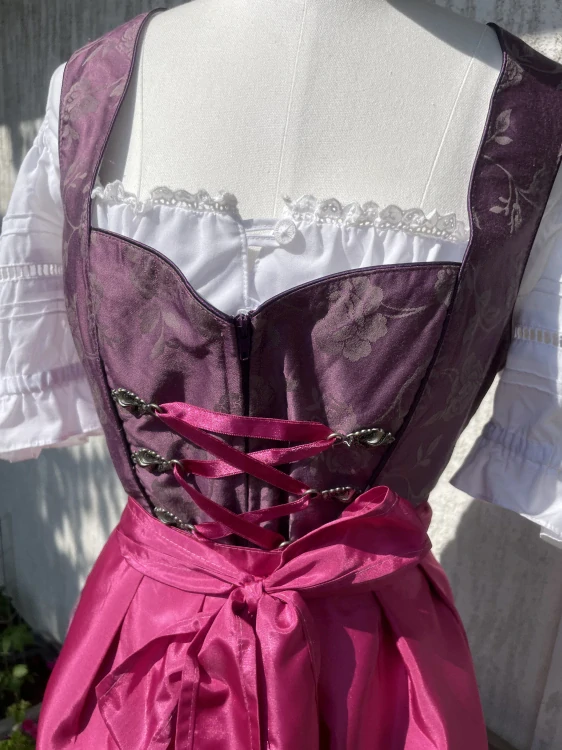 Dámské dirndl šaty vel. 40