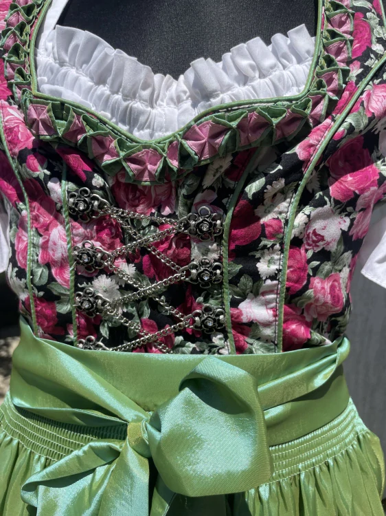 Dívčí / dámské šaty dirndl, selský styl vel. XXS