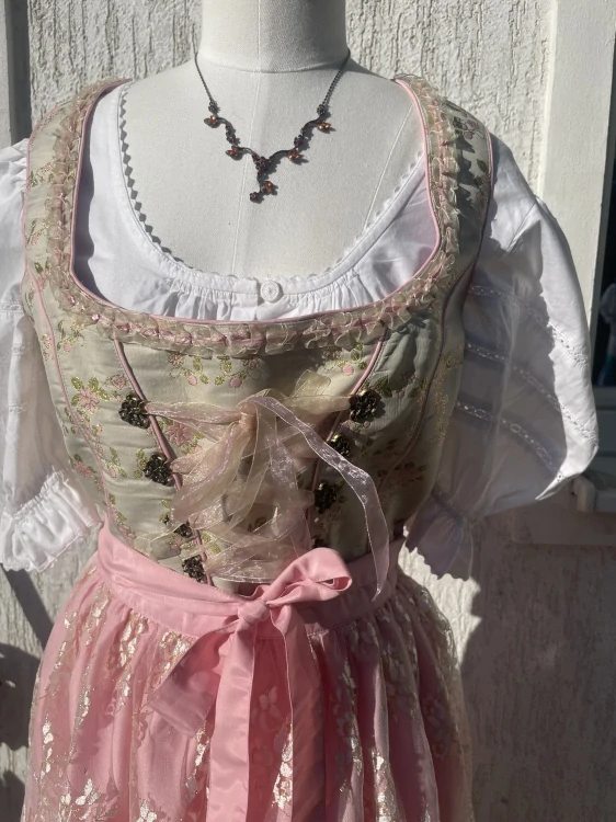 Dámské dirndl šaty selský styl vel. 40