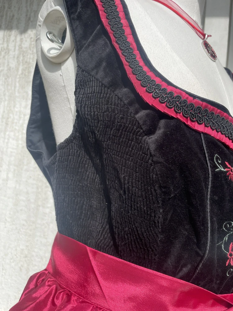 Dámské dirndl šaty selský styl vel. 46/48