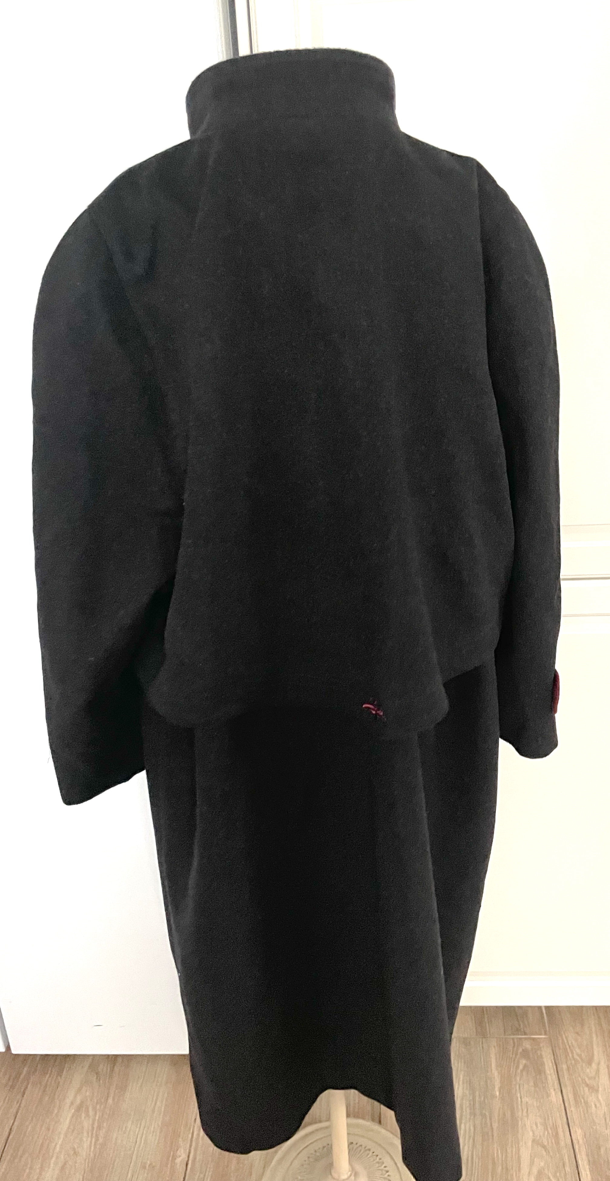dámský vlněný kabát v dobovém styluvel. XL