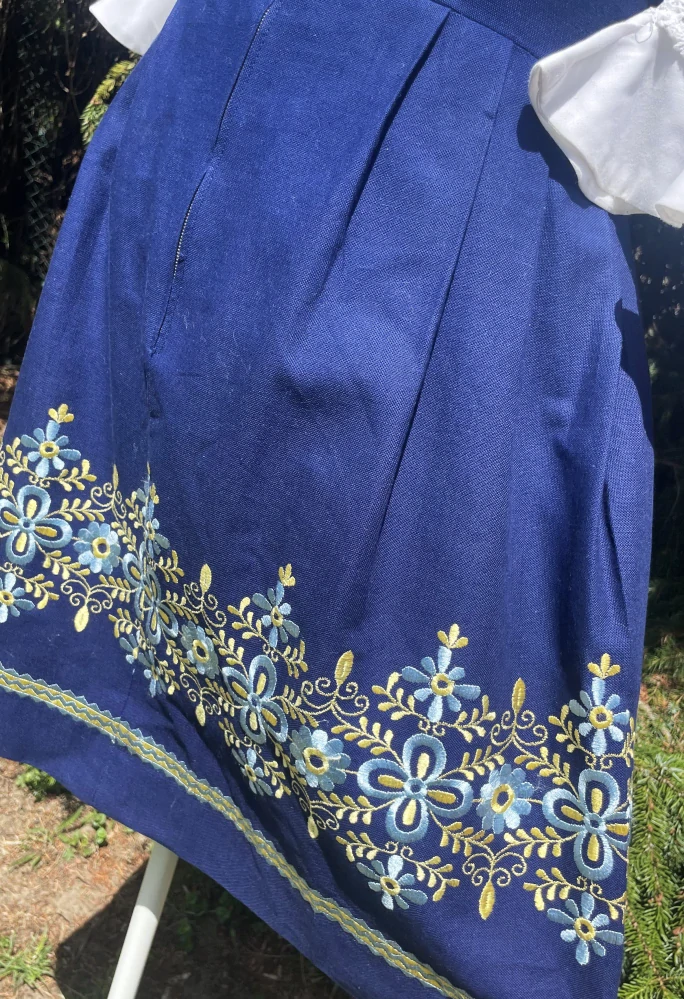 Dámské dirndl šaty, selský styl, vintage vel. 40
