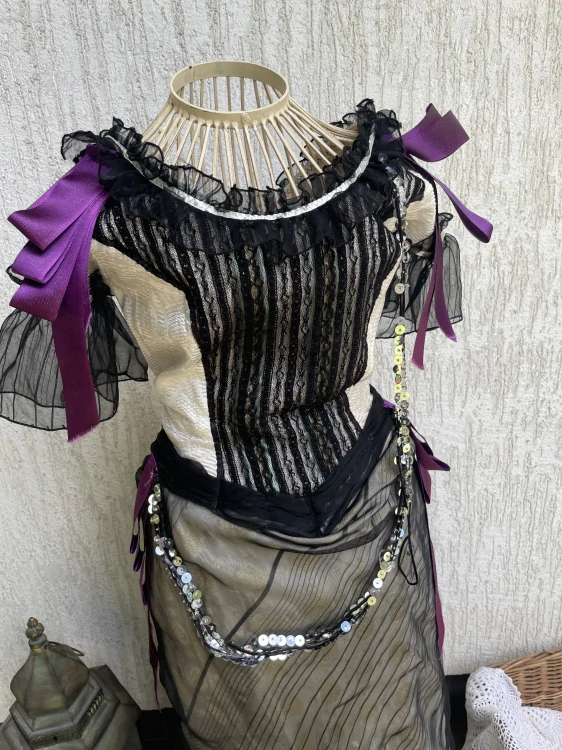 Karnevalový, divadelní historizující kostým kabaret alá Belle Époque vel. 36