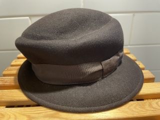 dámský elegantní klobouk