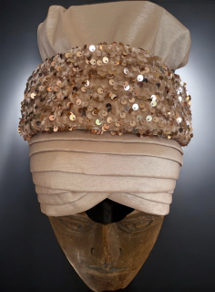 turban v orientálním, africkém stylu