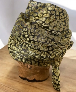 turban v orientálním, africkém stylu
