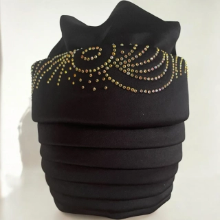 turban v orientálním, africkém stylu