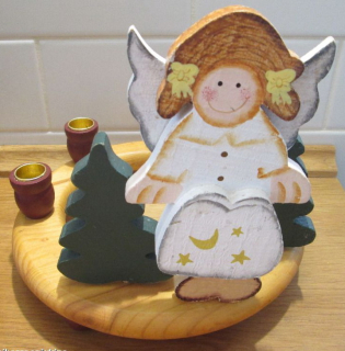 Dřevěný adventní svícen