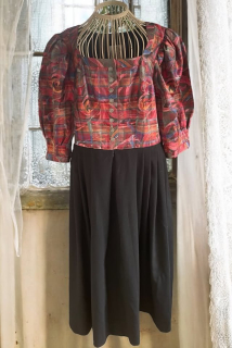 Dámské šaty v selském, dobovém stylu vel. 42/44