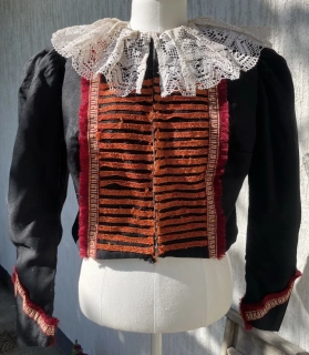 Dámský karnevalový divadelní živůtek v historickém stylu vel. 40 