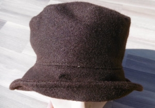 dobová čepice či klobouk hučka