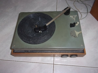 rekvizita RETRO GRAMOFON