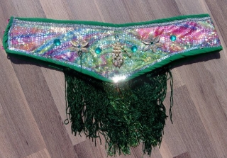 PÁSEK TANEČNICE, HIPPIE