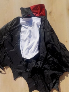 karnevalový kostým plášť +fiží UPÍR > 116