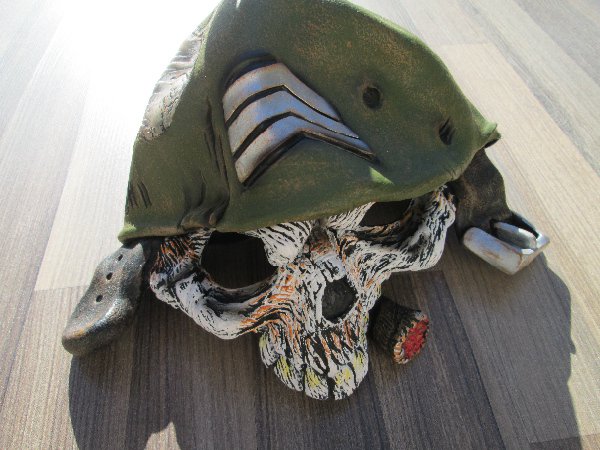 karnevalový doplněk helma s maskou zombie