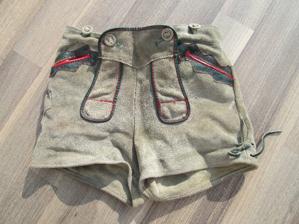 dětské DIRNDL kraťasy prostý chlapec > 116