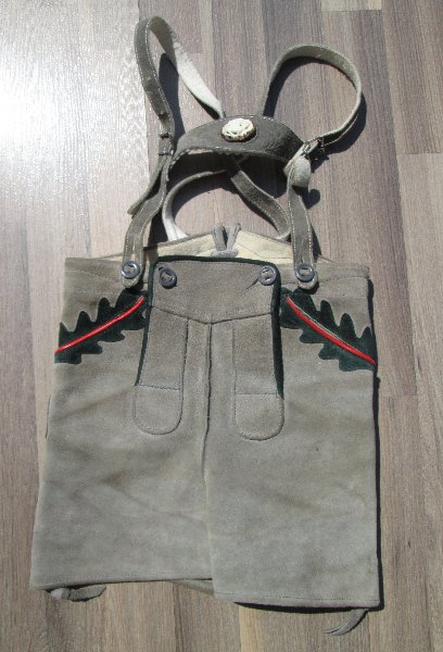 chlapecké DIRNDL kraťasy dobové > 116