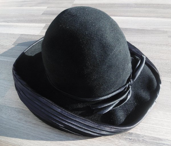 DÁMSKÝ DOBOVÝ KLOBOUK