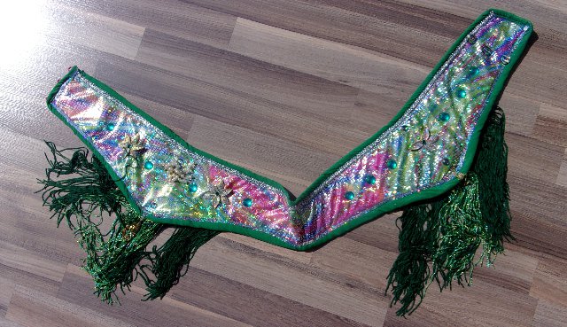 PÁSEK TANEČNICE, HIPPIE