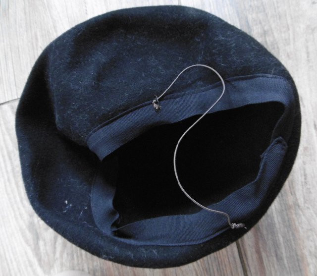 černý klobouk elegantní